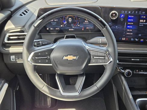 Used 2025 Chevrolet Traverse High Country AWD/4WD image 21