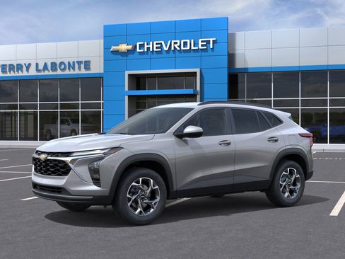 New 2025 Chevrolet Trax LT w/ Driver Confidence Package image 3