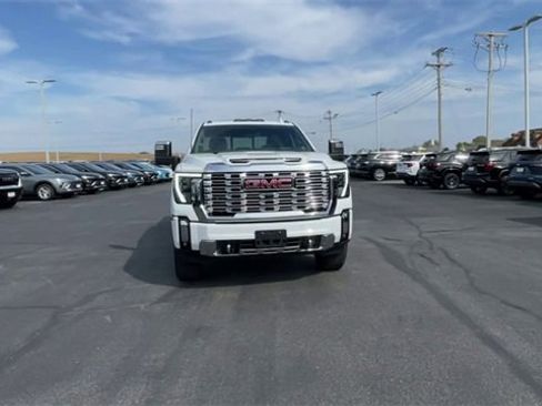 Certified 2024 GMC Sierra 2500 Denali w/ Denali Reserve Package image 3