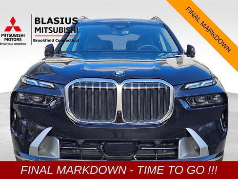 Used 2023 BMW X7 xDrive40i w/ Premium Package image 3