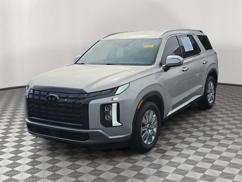 Used 2025 Hyundai Palisade SEL FWD image 3