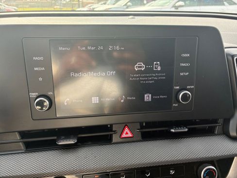 Used 2025 Kia Sportage LX image 14