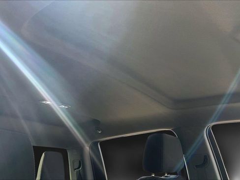 Used 2021 Chevrolet Silverado 1500 LT image 28