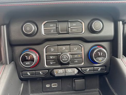 Used 2021 Chevrolet Suburban RST w/ Luxury Package image 20