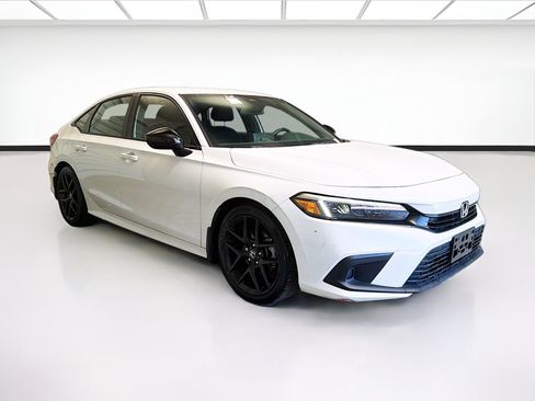Used 2023 Honda Civic Sport image 3