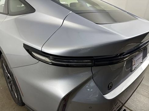 Certified 2026 Lexus ES 350e w/ Convenience Package FWD image 31