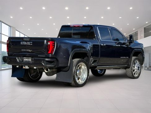 Used 2025 GMC Sierra 3500 Denali Ultimate AWD/4WD image 4