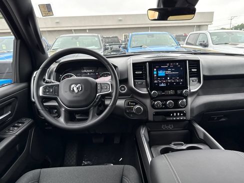 New 2026 RAM 1500 Express AWD/4WD image 18