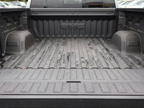 Used 2025 GMC Sierra 1500 AT4 w/ AT4 Premium Package AWD/4WD image 25