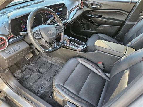 Certified 2024 Chevrolet Trax RS w/ Driver Confidence Package image 9