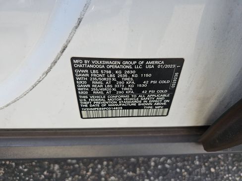 Used 2023 Volkswagen ID.4 Pro S Plus RWD image 9