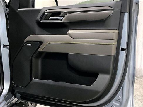 Used 2023 Chevrolet Silverado 1500 ZR2 w/ Technology Package image 26