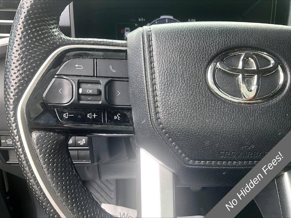 Used 2023 Toyota Sequoia Platinum AWD/4WD image 16