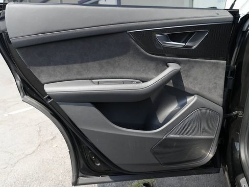 Used 2022 Audi SQ8 Prestige w/ Prestige Package image 33