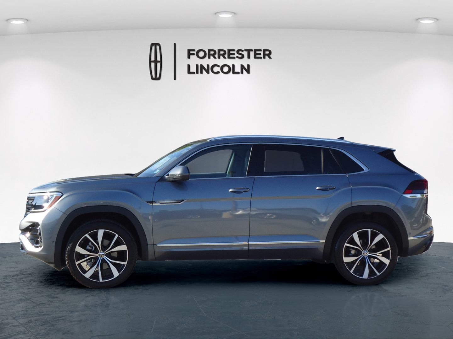 Used 2024 Volkswagen Atlas Cross Sport SEL Premium R-Line AWD/4WD image 6