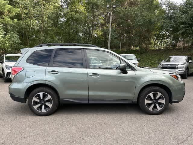Used 2017 Subaru Forester 2.5i Premium AWD/4WD image 3