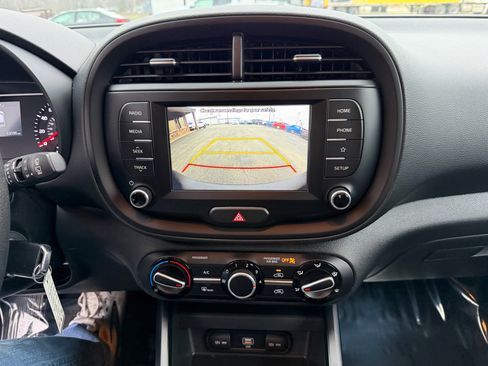 Used 2021 Kia Soul LX image 28