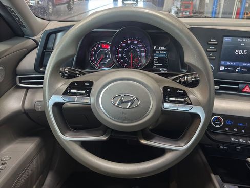 Used 2023 Hyundai Elantra SEL w/ Cargo Package image 18