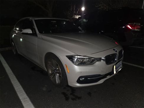 Used 2017 BMW 330i xDrive Sedan image 3