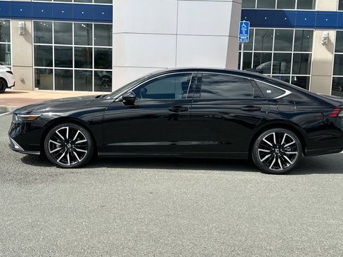 Used 2024 Honda Accord Touring image 7
