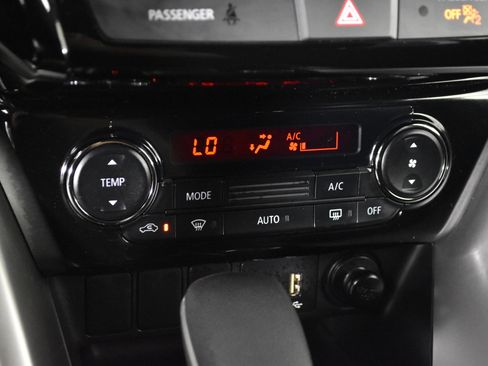 Used 2024 Mitsubishi Eclipse Cross LE image 28