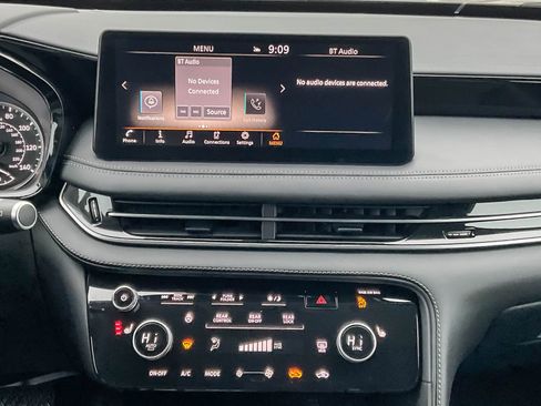 Certified 2025 INFINITI QX60 Pure image 12