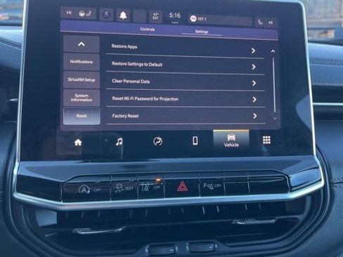 Used 2023 Jeep Compass Limited image 48