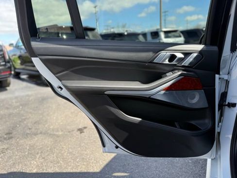 Used 2024 BMW ALPINA XB7 AWD/4WD image 18