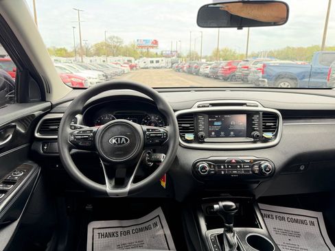 Used 2018 Kia Sorento LX image 17