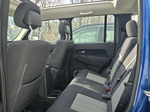 Used 2010 Jeep Liberty 4WD Sport image 2