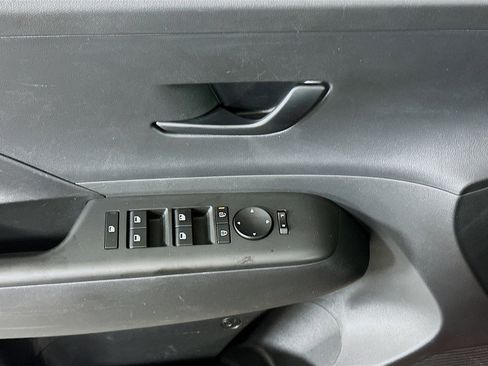 Used 2025 Hyundai Kona SEL image 15