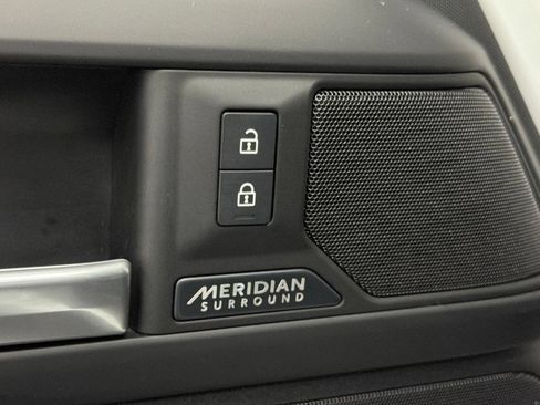 Used 2026 Land Rover Defender 110 X-Dynamic SE AWD/4WD image 21
