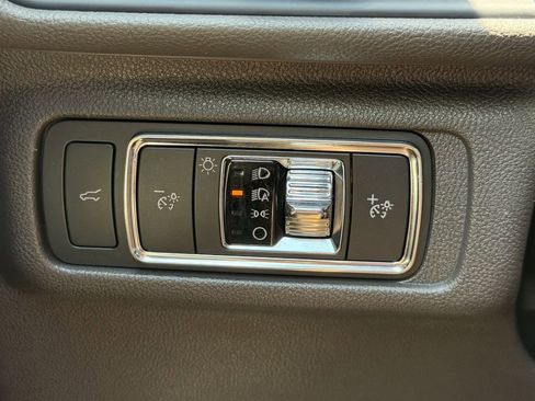 Used 2021 Lincoln Corsair AWD w/ Equipment Group 101A image 29