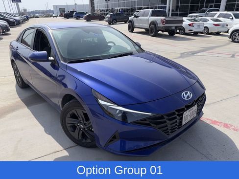 Used 2023 Hyundai Elantra Blue image 2