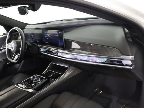 Used 2023 BMW 760i xDrive w/ Parking Assistance Package image 31