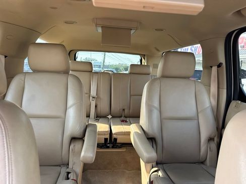 Used 2012 Cadillac Escalade ESV Luxury AWD/4WD image 39