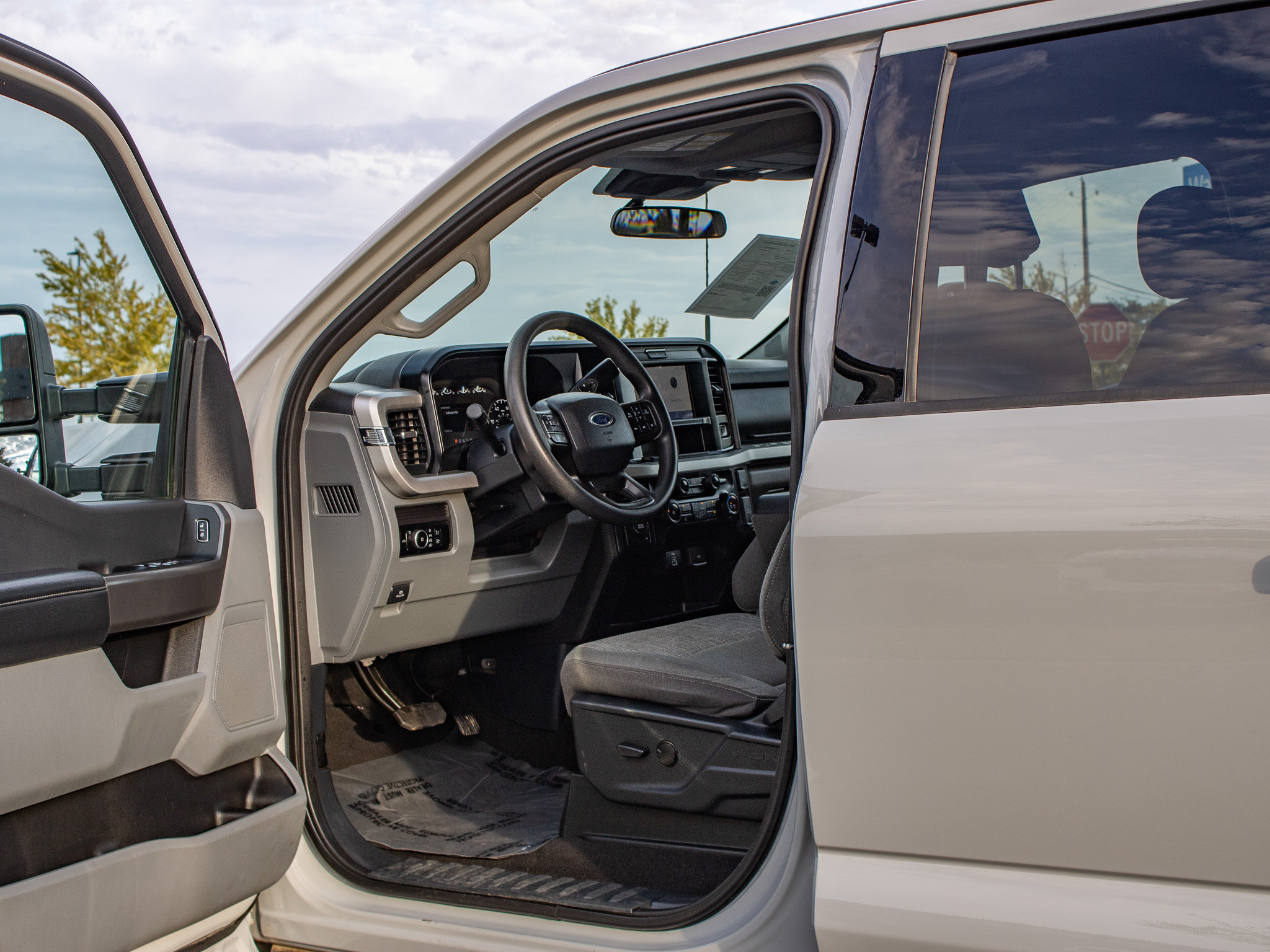 Used 2025 Ford F250 XLT AWD/4WD image 23
