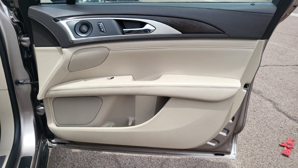 Used 2018 Lincoln MKZ Reserve w/ Climate Package FWD image 18