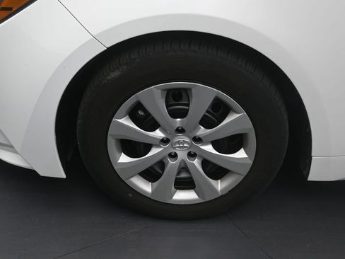 Used 2025 Toyota Corolla LE FWD image 9