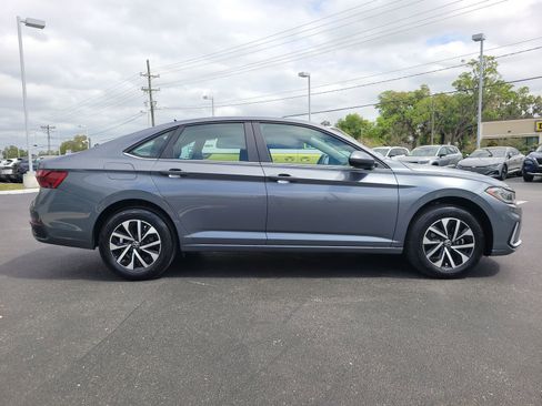 Certified 2025 Volkswagen Jetta S image 5