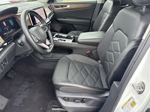 Used 2025 Volkswagen Atlas SE AWD/4WD image 5