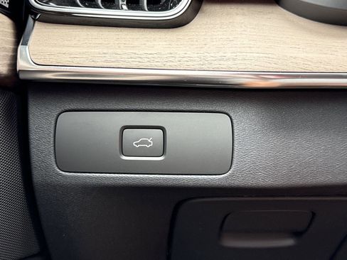 New 2026 Volvo XC90 B5 Plus w/ Protection Package image 22
