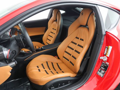 Certified 2020 Ferrari 812 Superfast image 5