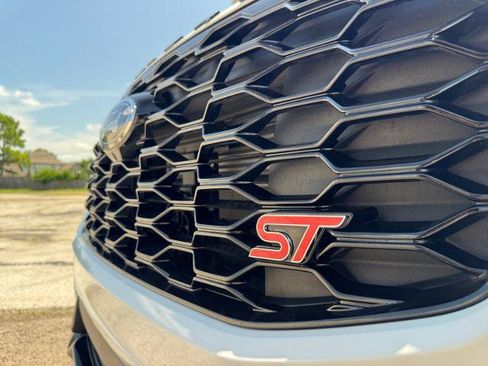 Certified 2025 Ford Explorer ST w/ Sun And Sound Package AWD/4WD image 35