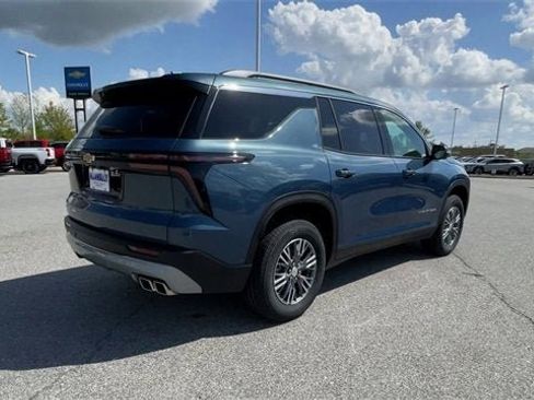 New 2025 Chevrolet Traverse LT w/ Enhanced Driving Package image 8