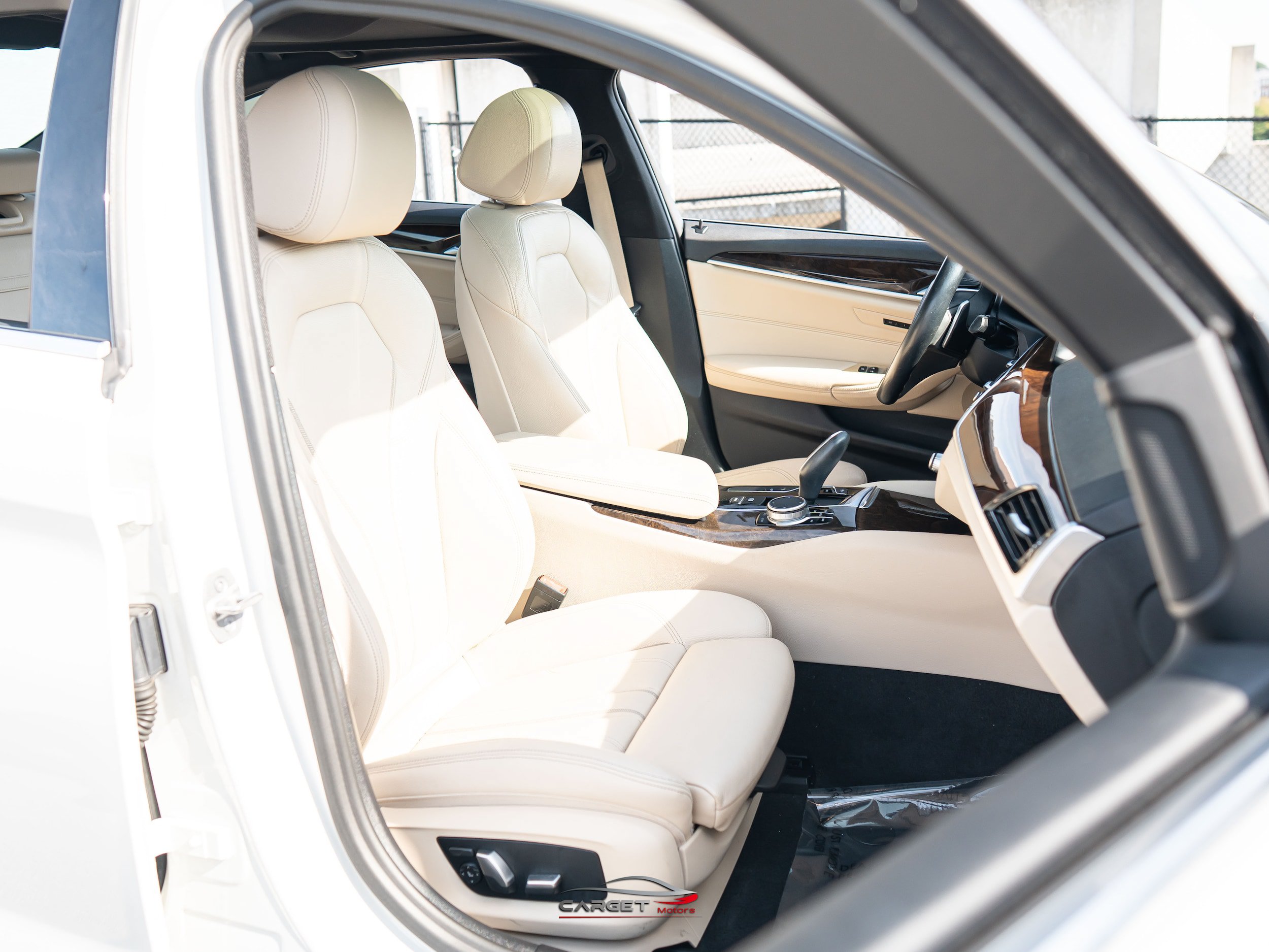 Used 2020 BMW 540i w/ Premium Package RWD image 17