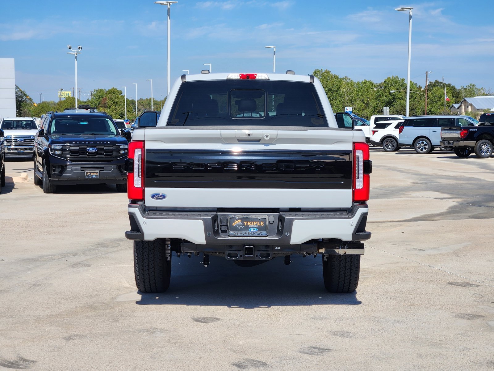 New 2026 Ford F250 Platinum AWD/4WD image 8