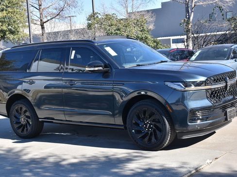 New 2025 Lincoln Navigator Reserve w/ Jet Appearance Package image 4