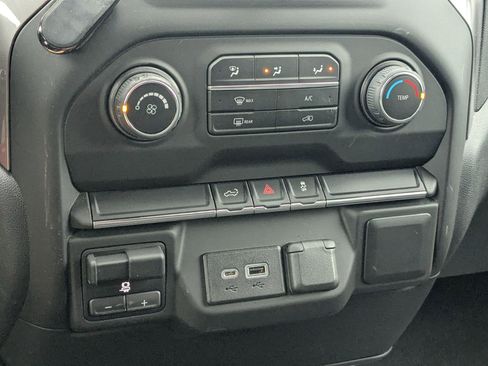 Used 2022 Chevrolet Silverado 2500 Custom w/ Custom Value Package image 25