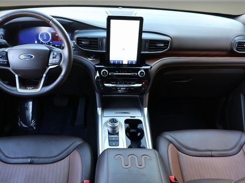 Used 2024 Ford Explorer King Ranch w/ Technology Package image 15